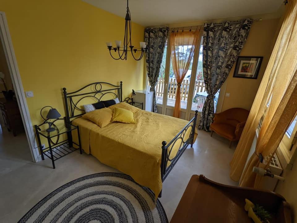 Bed and Breakfast Tikazela - Domaine Ombre Et Lumiere Saint-Jean-de-Muzols Exterior foto