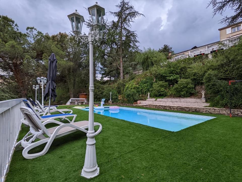 Bed and Breakfast Tikazela - Domaine Ombre Et Lumiere Saint-Jean-de-Muzols Exterior foto